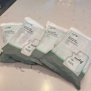 FOUR Motif Medical, Milk Storage Bags 8 oz Freezer Bag w/Easy Pour Spout BP NWT